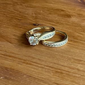 Zoara 14kt Yellow Gold Wedding Set with Engraving